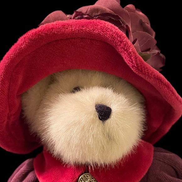 Preowned BOYDS - The Head Bean Collection - "Ms Rouge Chapeau" - Picture 3 of 9